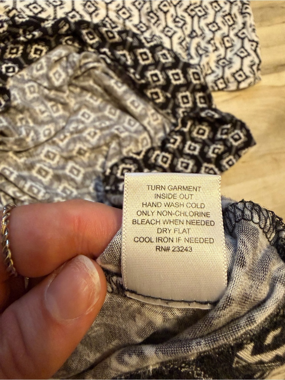 New York & Company Black and White Geometric Maxi Dress - Picture 4 of 5